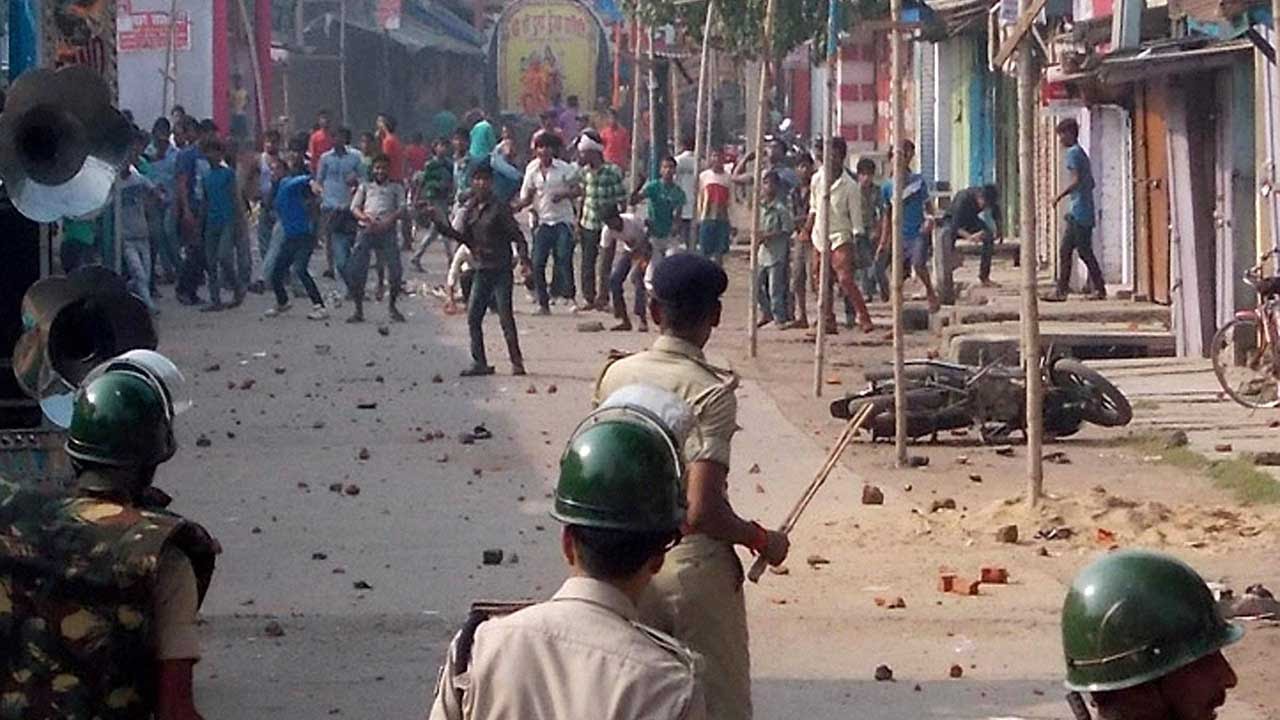 Communal clashes in Jamshedpur, Curfew imposed YouTube