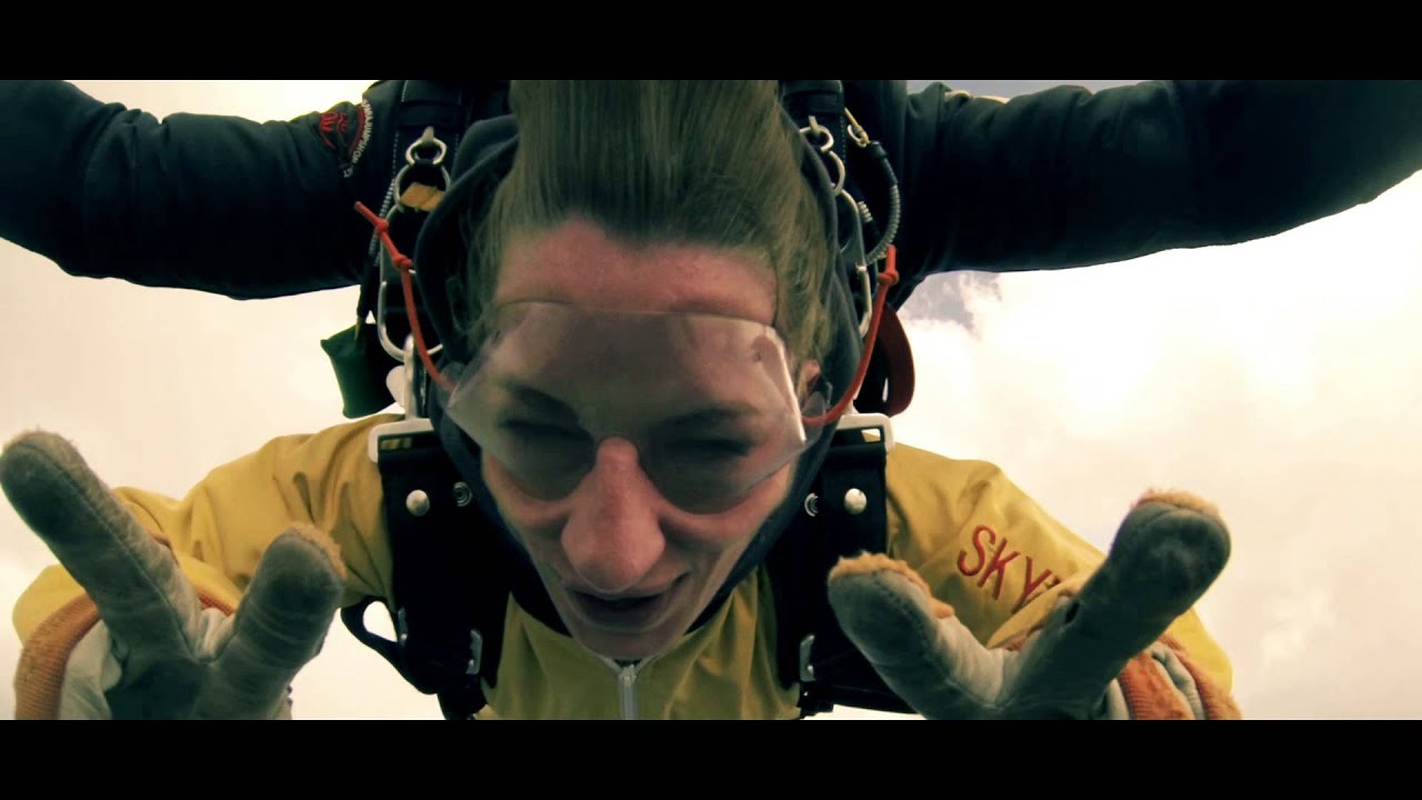 Trailer saut en parachute tandem 2014