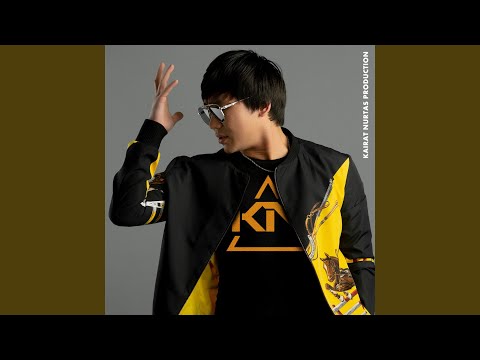 Катя Самбука клубта секс Әйелі жасырын камераны мастурбациялайды