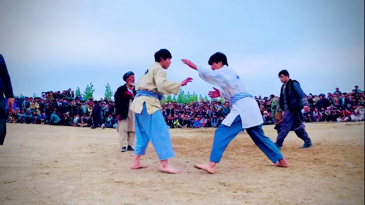 حکیم الله پهلوان در مقابل ارسلان پهلوان بسیار با یک حرکت جالب حریف خودرا شکست داد از پاشگاه محمدموسی