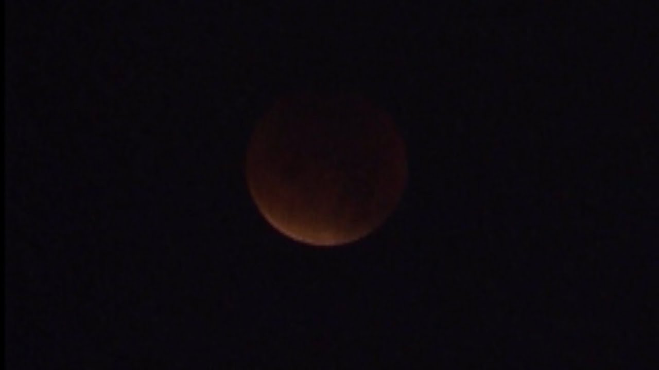 Supermoon lunar eclipse time lapse - YouTube