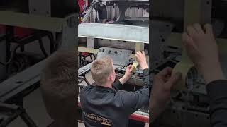 Jaguar XK150 Restauratie – Deel 2.2 🔧In deze video laat ik het herstel van het schutbord zien!