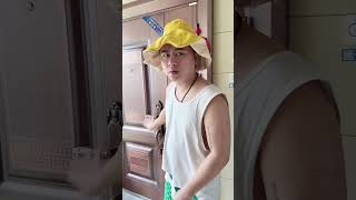 Thumbnail for 妈妈教育孩子却被父女联合赶出家门!太寒心! #搞笑#funny#萌娃