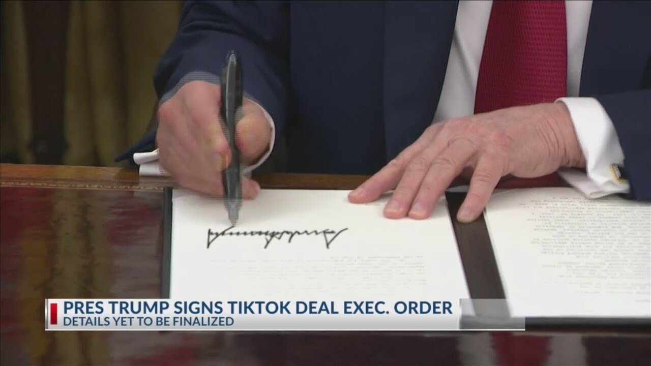President Trump signs TikTok deal executive order - YouTube