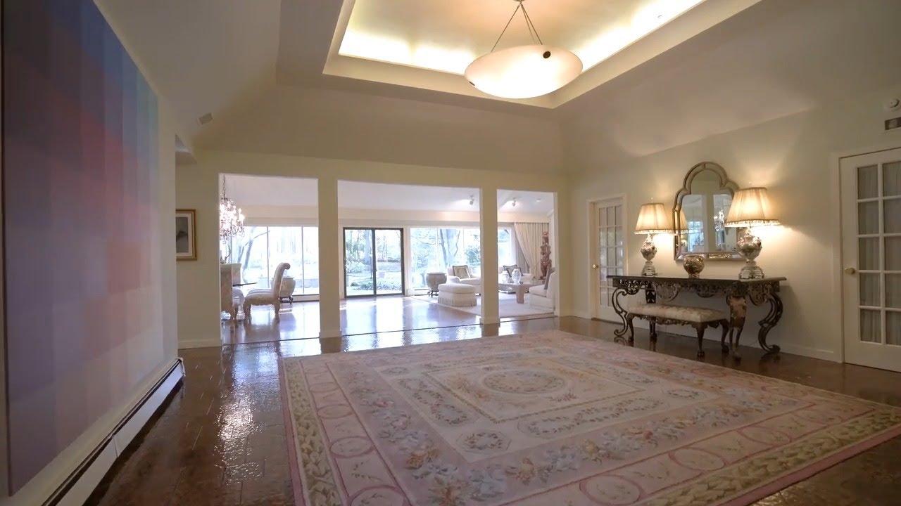 Muttontown - 39 The Hollows N