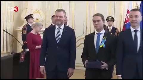 Школяр не потиснув руку проросійському президенту Словаччини Петер Пеллегріні.