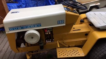 IH Cub Cadet 102 Garden Tractor.