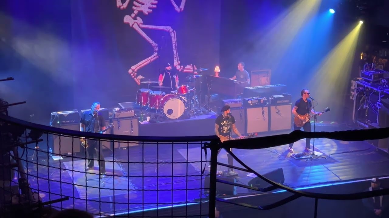 Social Distortion