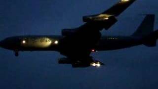 Boeing 707-320C lands at GKE