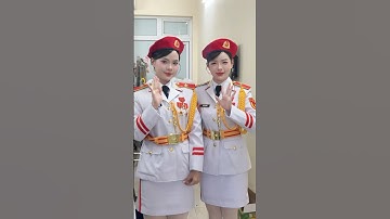 Một chút đáng yêu dịu dàng của các cô bộ đội