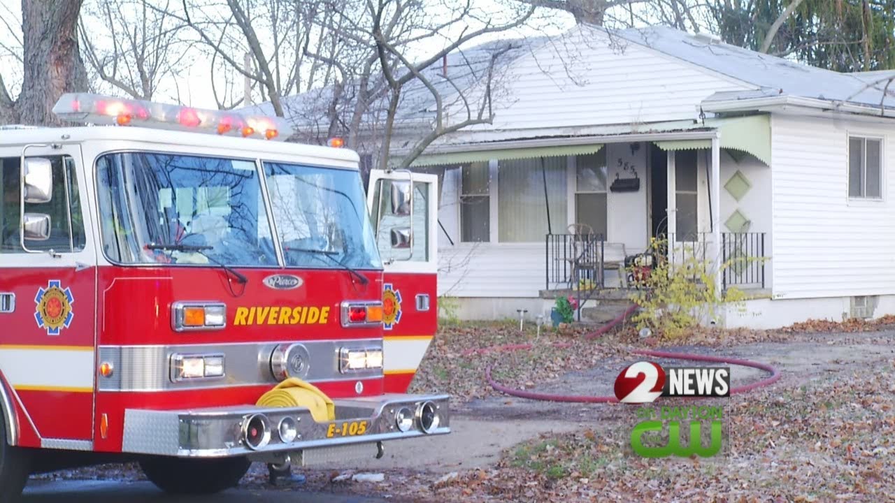 Fire displaces Riverside homeowner - YouTube