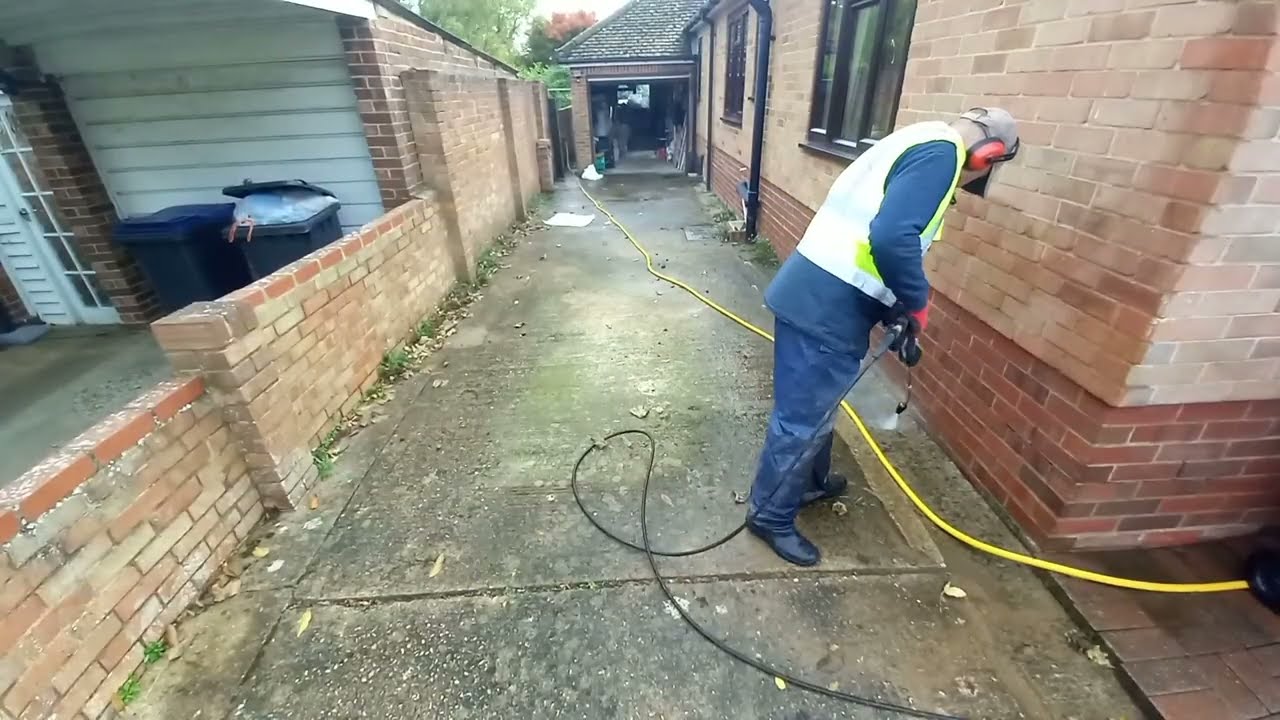 Concrete and block paving driveway clean