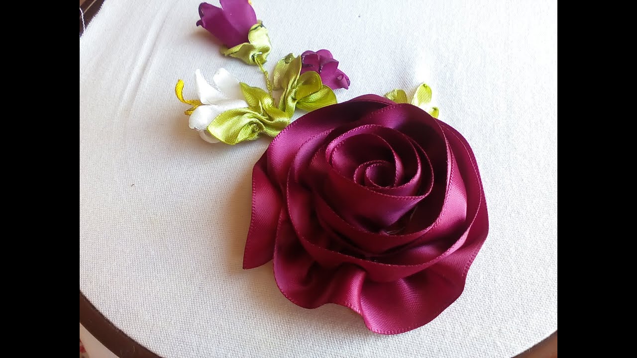 ribbon flower طرز زهرة بشريط  ساتان 2.5سم خاصة بمئزر المطبخ