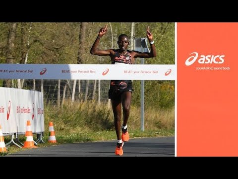 Video: Strongbody Apparel Ny Atletisk Jacka