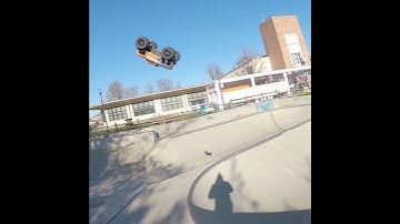 2040 RC - HPI Savage X at the skatepark!!! 🤩 #shorts #rc #stunt #bashing #freestyle #hpi #savage