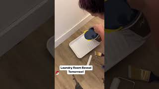 Famous Color is Gentleman’s Gray by Benjamin Moore. 😍 Profile