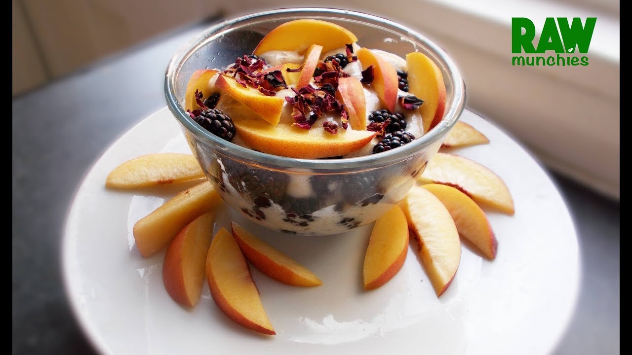 Raw Vegan Creamy Breakfast | Rawmunchies.org | Raw Vegan Recipes - YouTube