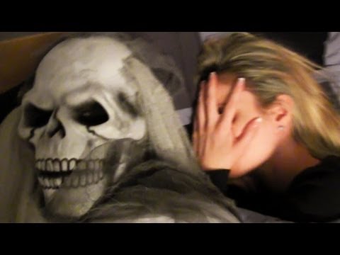 halloween-ghost-scare-prank!