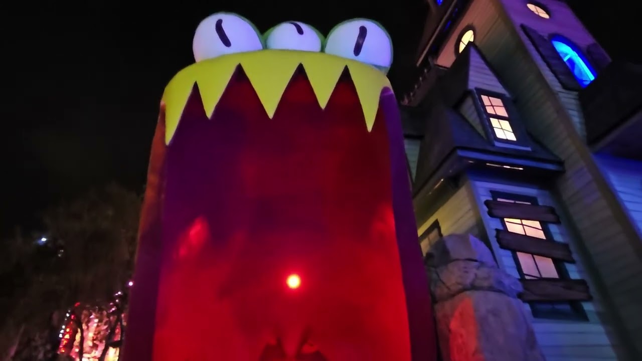 Hollywood Drive-In Golf at Universal Orlando Citywalk