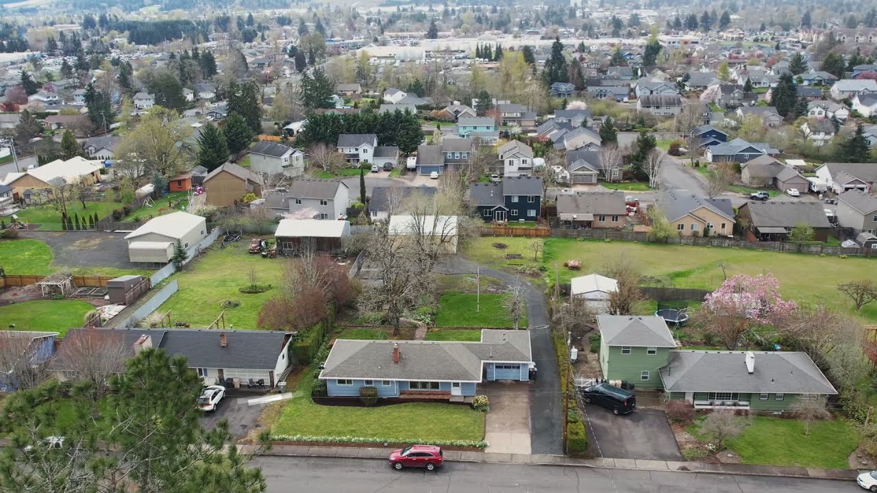 Charming Home in Dallas, Oregon on 1/2 Acre Lot Video of 163 NW Reed