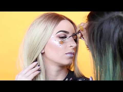 Arzaylea Does 90s Rave Beauty Look for Coachella | Galore TV