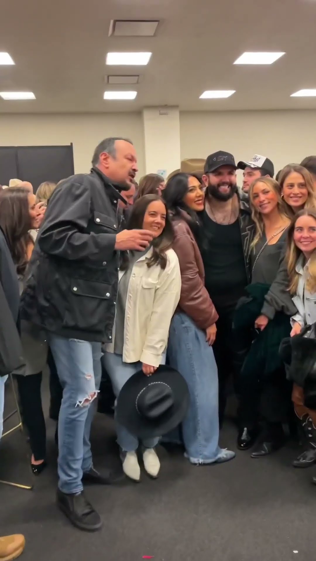 Una noche llena de GRANDES ARTISTAS, AMIGOS Y FAMILIA! Gracias a @carinleonoficial!! ????