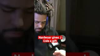Nardwuar gives J Cole a gift #nardwuar #jcole #interview #gift #music #rap #turntable #shorts