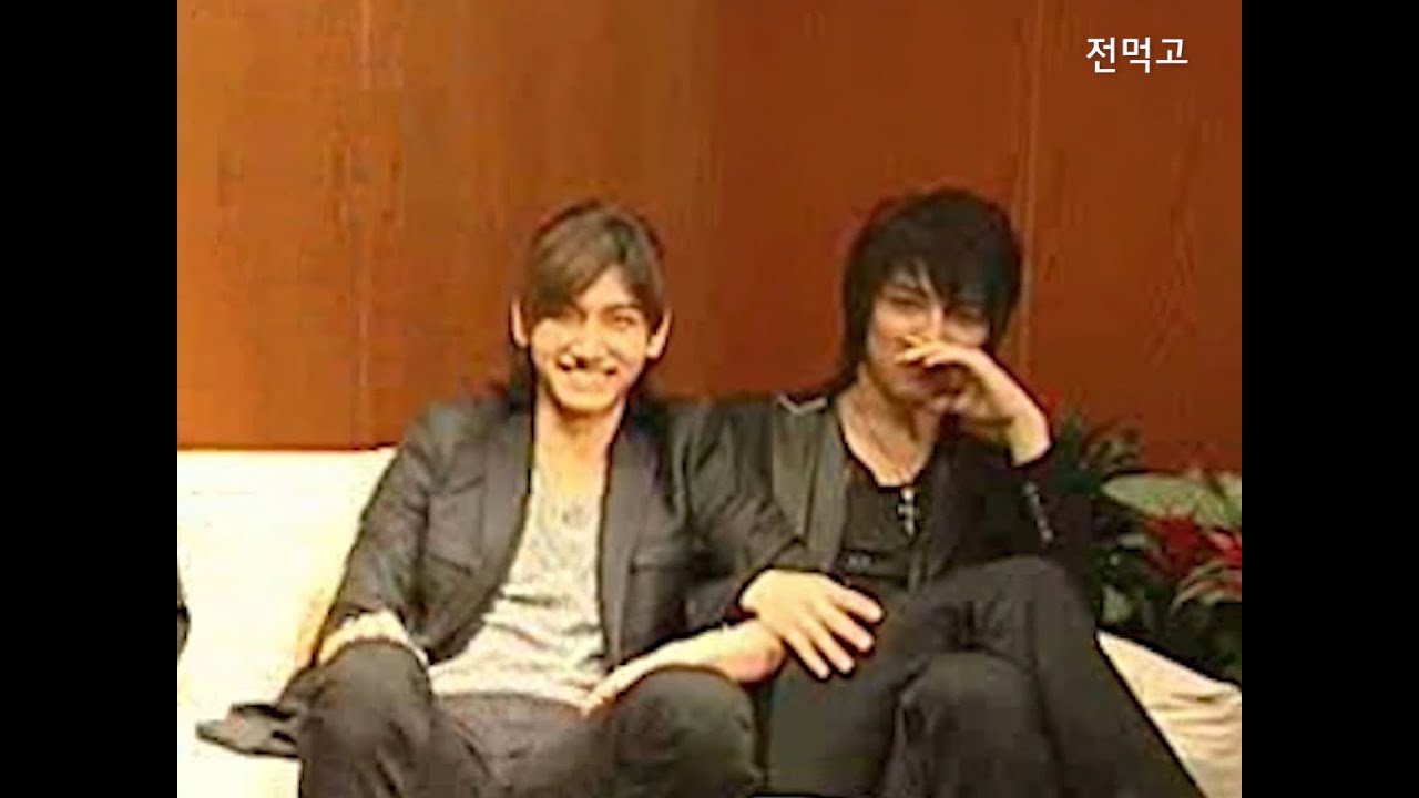 뒤에서 엄청 쫑알거리는 중심