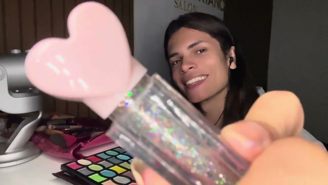 ASMR FAZENDO UMA MAQUIAGEM LENTAMENTE EM VOCÊ 