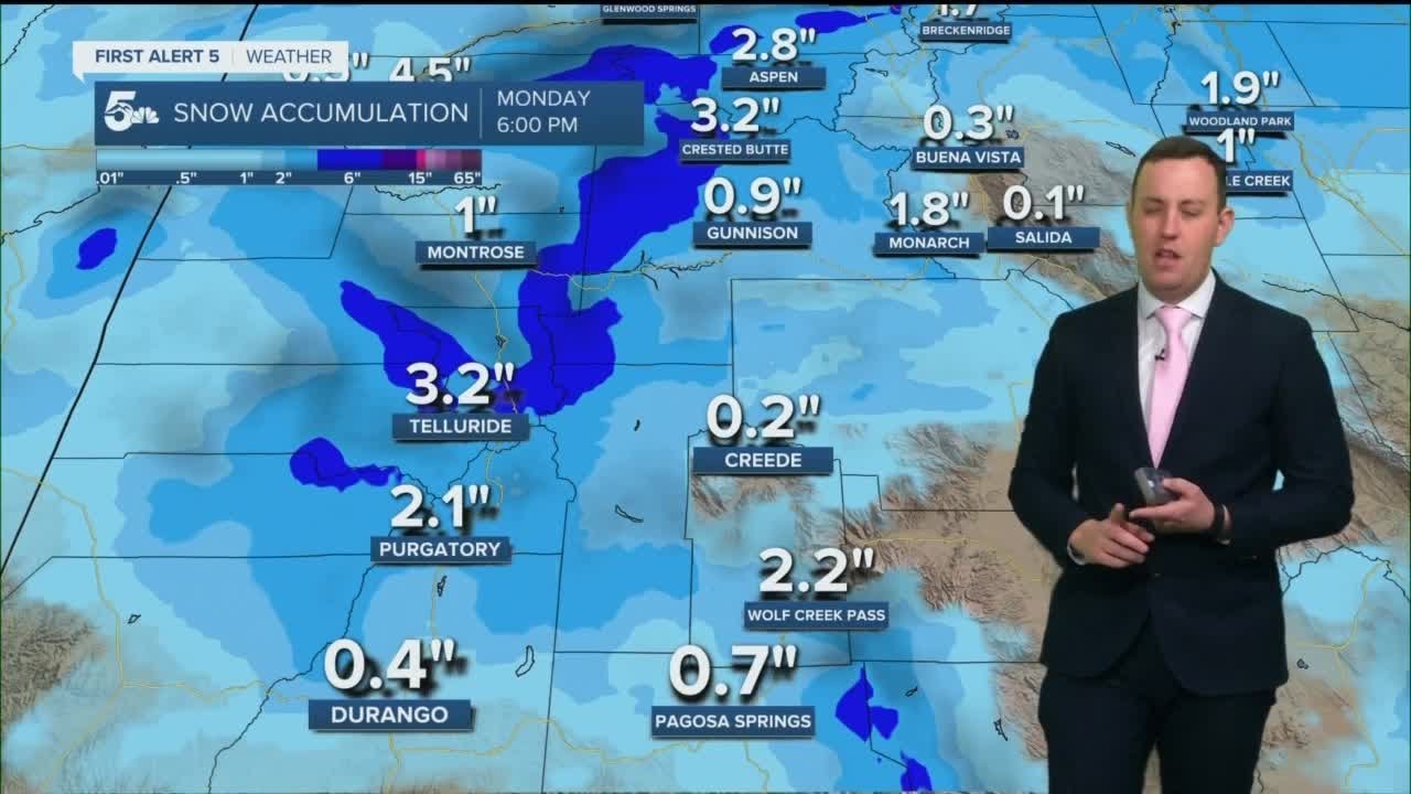 Chilly and breezy Sunday with a few snow showers overnight - YouTube