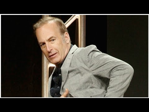 'Better Call Saul's Bob Odenkirk Drops His Pants, Shows Off Naked Butt