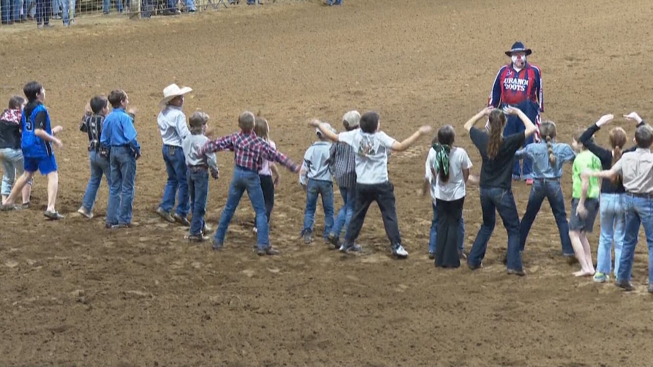 ‘Christmas in the Country Youth Rodeo’ brings family tradition to Hineston