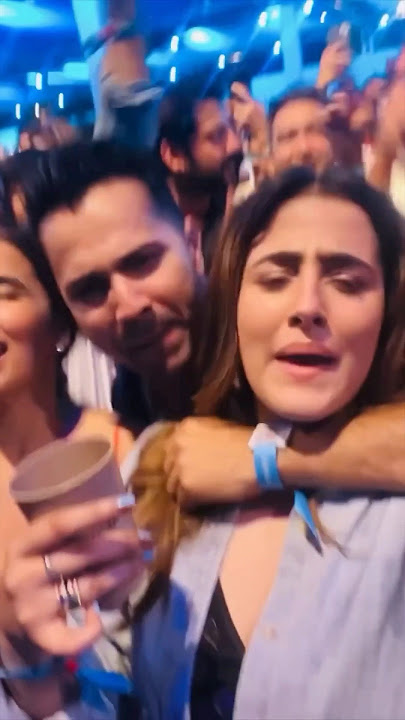 #varundhawan #nupursanon groove on #diljitdosanjh #lover #shorts #concert #mumbai
