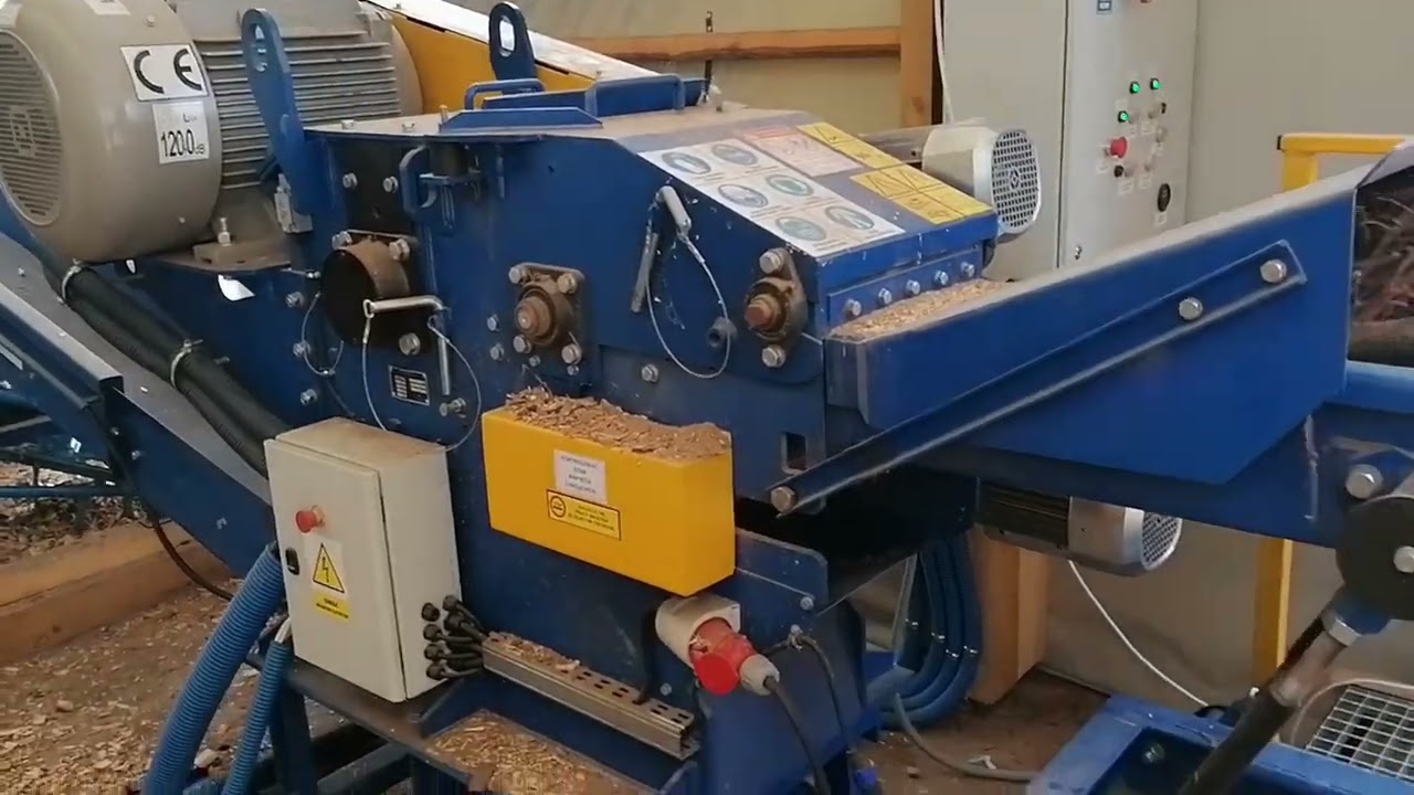 Skorpion 350EB stacjonarny rębak do zrzyn i innych odpadów tartacznych.