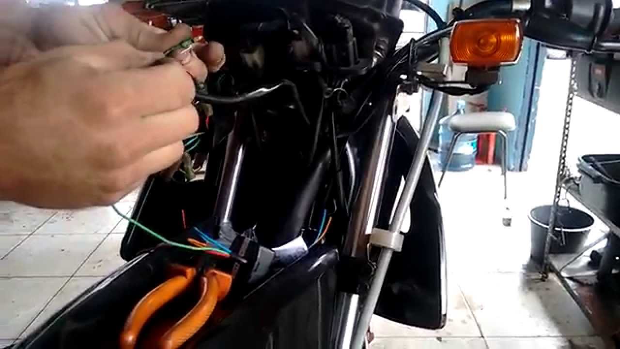 Instalação do Pisca Alerta da GMTEC na Bros 