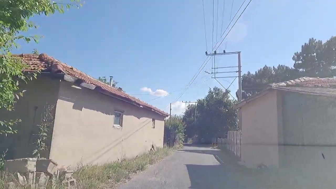 Yenice Köyü sokaklarında b1r güni k2, Yenice/ Pınarhisar /Kırklareli, GH022071