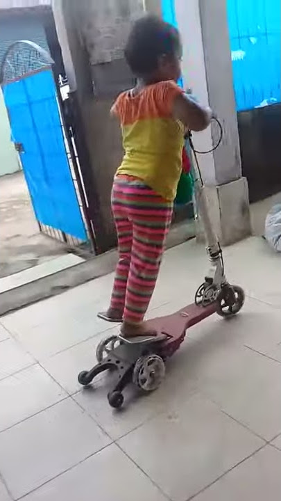 Vidio lucu naik sepeda mau jatoh bikin ngakak