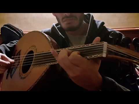 تخيل تاقف على طرف الهدب عود