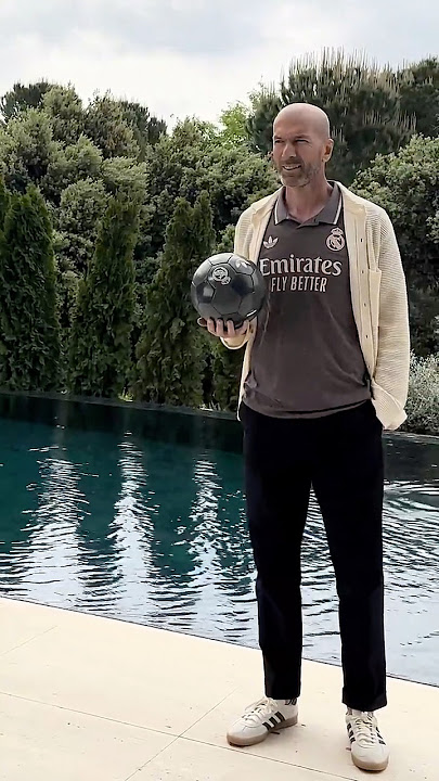 Zidane 🤝 perfect first touch 😮‍💨👌 #zidane #adidas #football