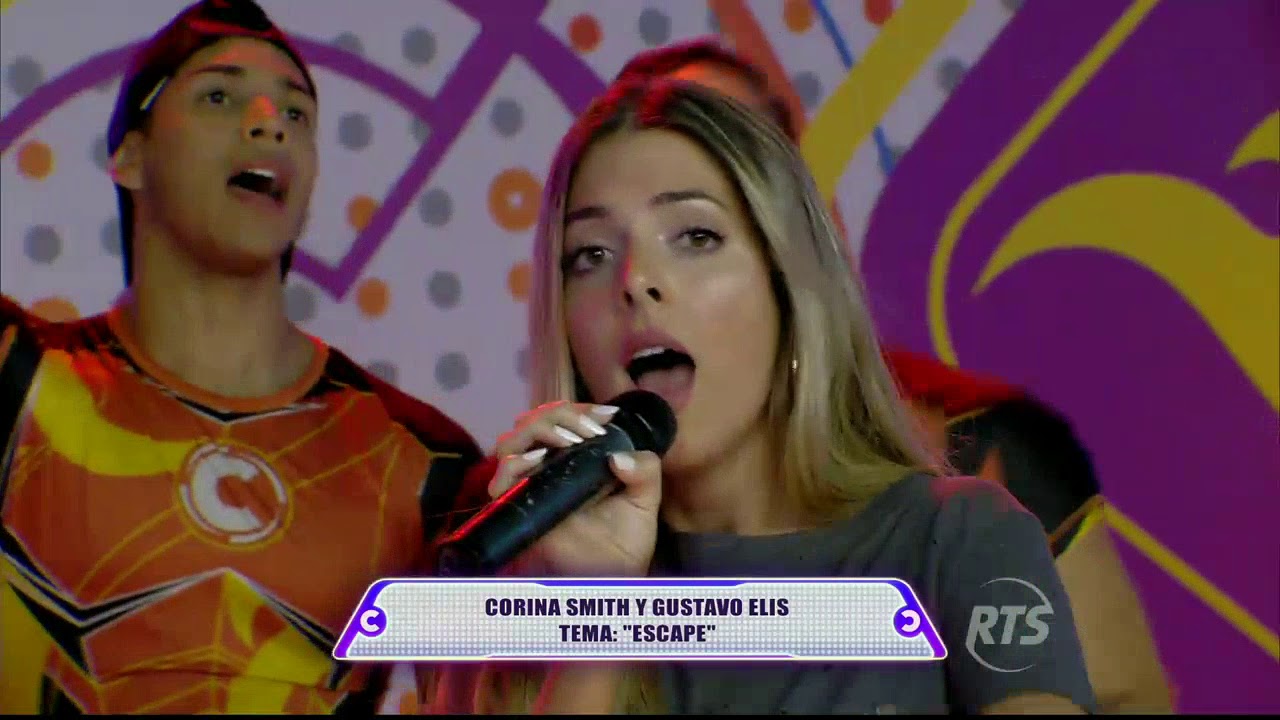 Corina Smith y Gustavo Elis cantan el tema 