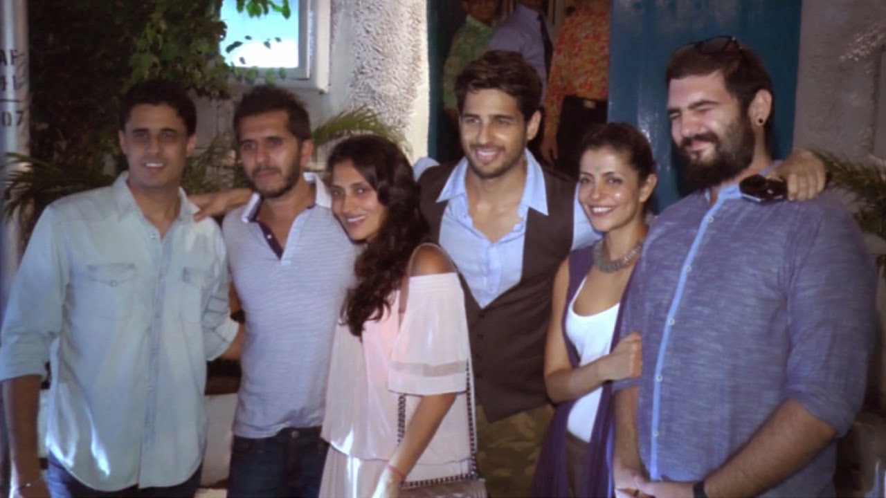 Sidharth Malhotra Spotted late Night At Olive Bar | bollywood 2016 top movies