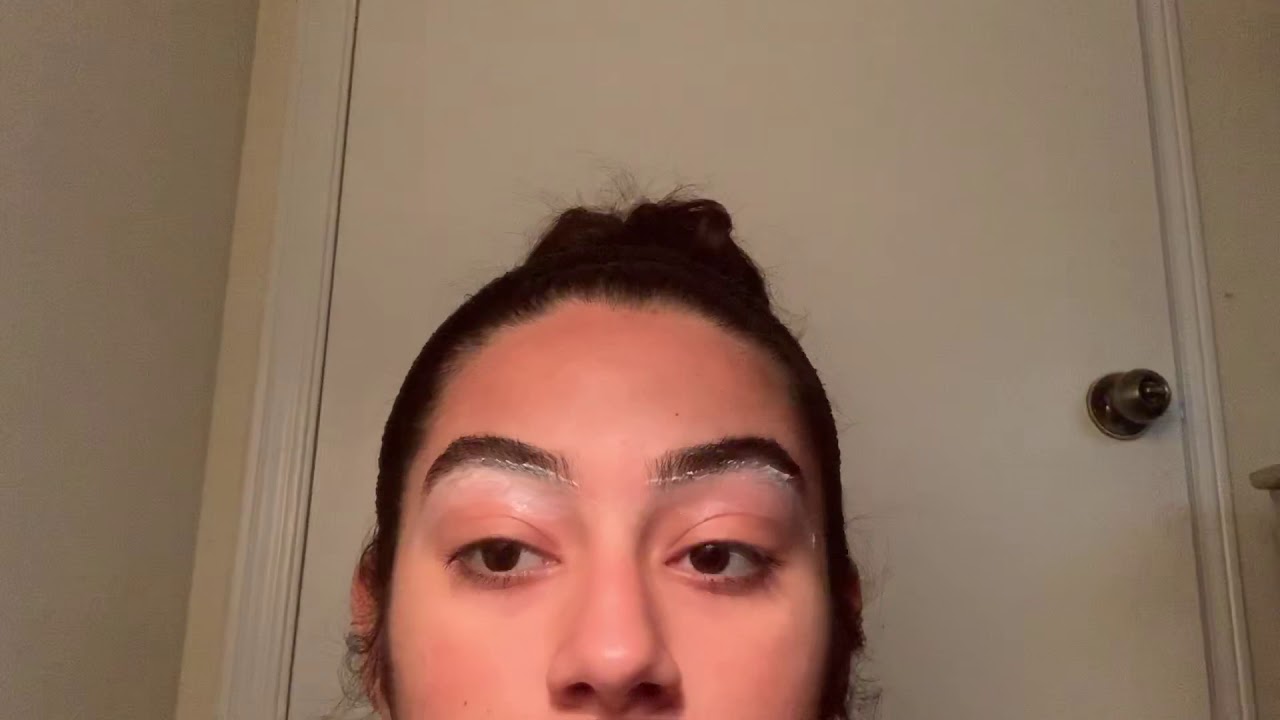 How I do my eyebrows at home😆 YouTube