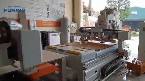 Máy dán tem tự động