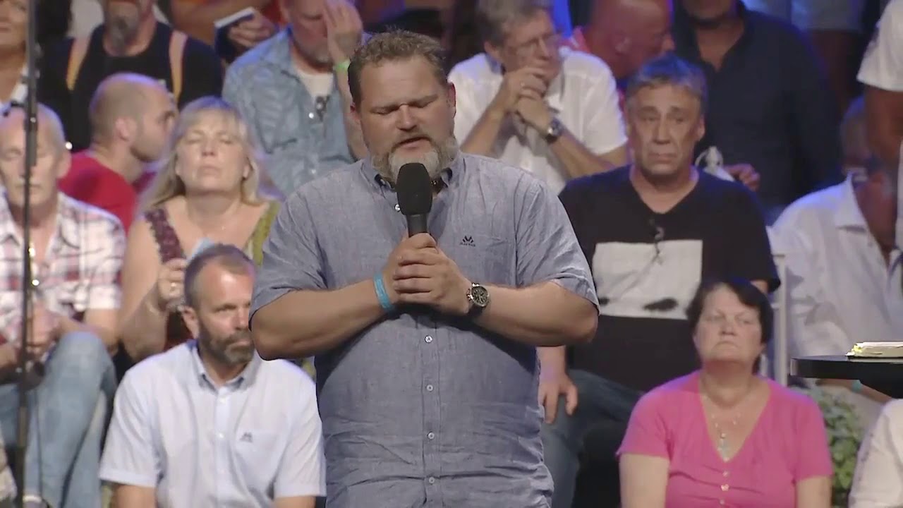 Evangeliesenteret med sang og vitnesbyrd