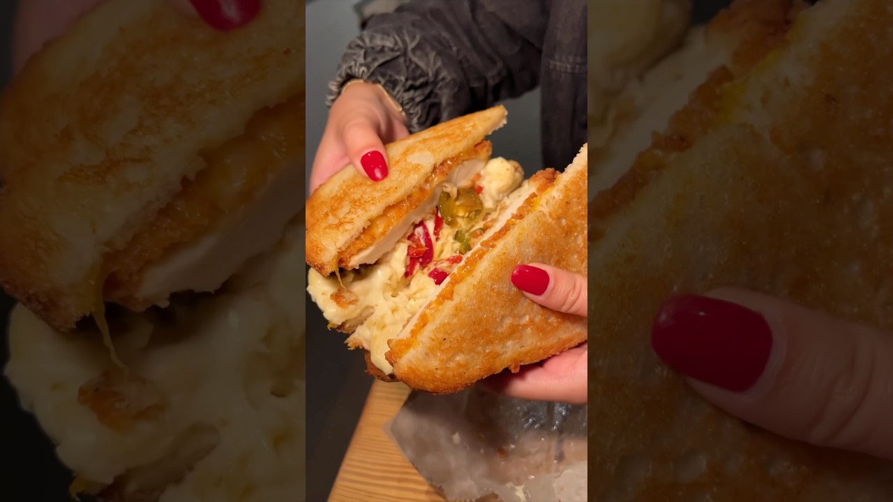 SPICY CRISPY CHICKEN MAC MELT for the WIN from Melt Shop in NYC! 🧀🍗🧀 Who’s hungry? #DEVOURPOWER