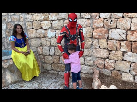 Yusuf Spiderman ile tanıştı😍Pamuk prensese bumblebee ve transformers’ını gösterdi😄