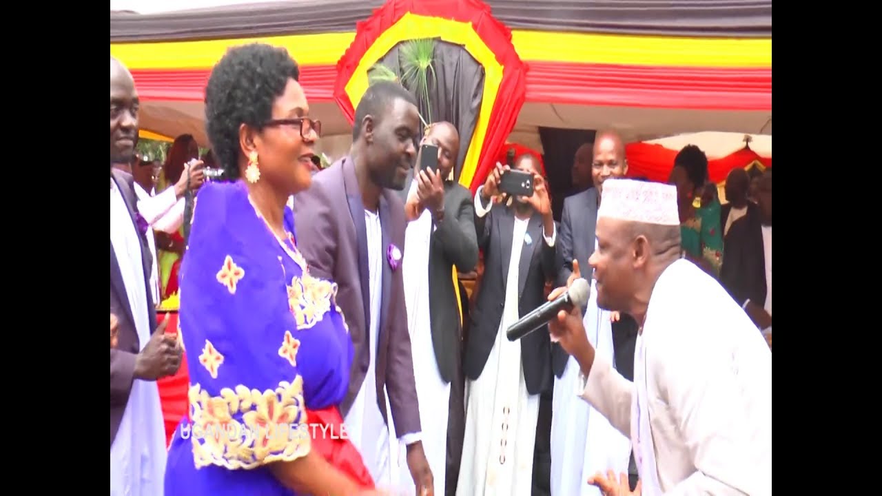 #WESANYUKIRE  Mzee Bakidawo Senga amugyeyo mukiddala ngawelekedwako Haruna Mubiru