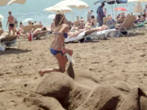 Vidéo: Bombe Découverte Sur La Plage De Sant Sebastià à Barcelone