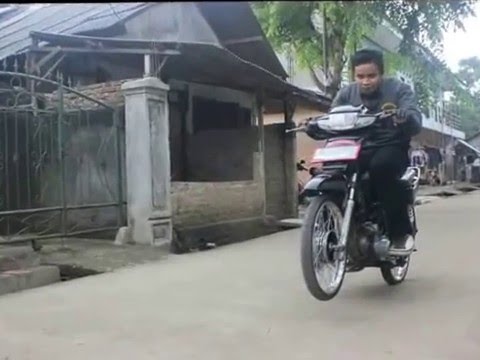 Pergi Sekolah Eni Sagita
