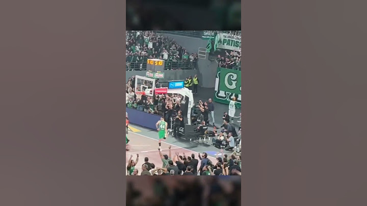 Mathias Lessort joined PAO fans to distract Vincent Poirier during his free-throw attempts 😅